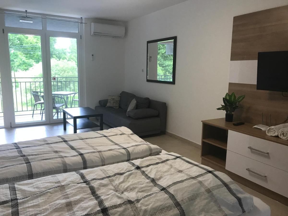 Tisza Gyongye Apartmanhaz Apartment Szeged Luaran gambar
