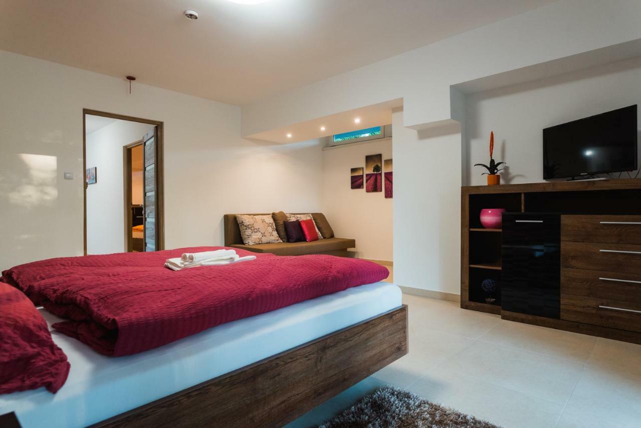 Tisza Gyongye Apartmanhaz Apartment Szeged Luaran gambar
